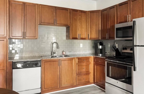 Hillsborough Apartment | Landing | Stylish 1BD, Clubhouse, Gym