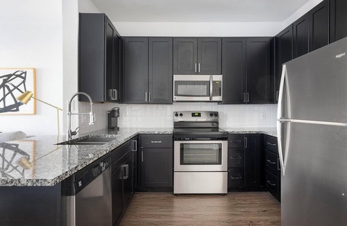 Austin Apartment | Landing | Stylish 1BD, Courtyard, Gym
