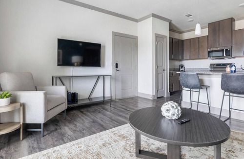 Manor Apartment | Landing | Stylish 1BD, Courtyard, Clubhouse