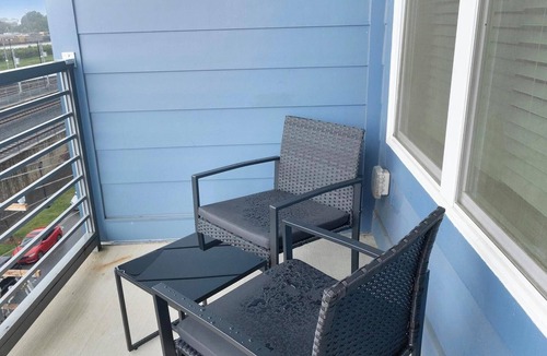 Optimist Park Apartment | Landing | Stylish 1BD, Gym