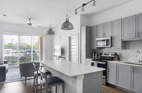 Austin Apartment | Landing | Stylish 1BD, Gym, Clubhouse
