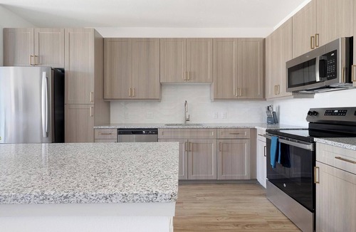 Scofield Farms Apartment | Landing | Stylish 1BD, Gym, Clubhouse