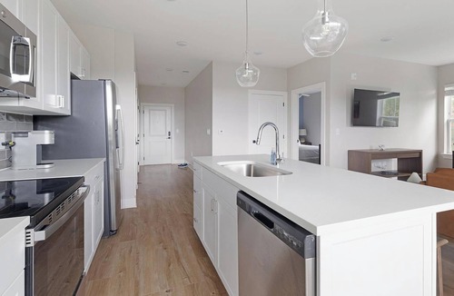 Oakwood Apartment | Landing | Stylish 1BD, Gym, Pool