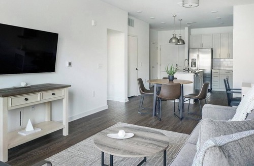 Southeast Raleigh Apartment | Landing | Stylish 1BD, Gym, Clubhouse