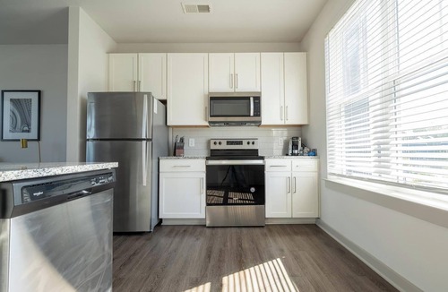 Charlotte Apartment | Landing | Stylish 1BD, Pool, Clubhouse