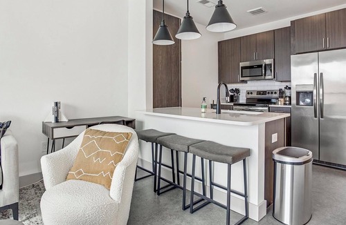 Richmond Apartment | Landing | Stylish 1BD, Pool, Clubhouse