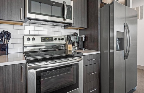 Richmond Apartment | Landing | Stylish 1BD, Pool, Clubhouse