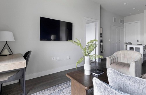 Montopolis Apartment | Landing | Stylish 1BD, Pool, Courtyard