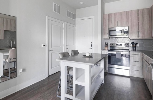 Montopolis Apartment | Landing | Stylish 1BD, Pool, Courtyard