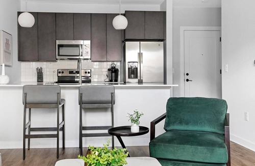 Downtown Apartment | Landing | Stylish 1BD, Pool, Courtyard