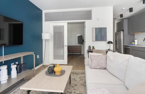 Durham Apartment | Landing | Stylish 1BD, Rooftop Lounge, Pool