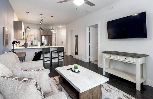 Fort Worth Apartment | Landing | Stylish 1BD in Bricktown