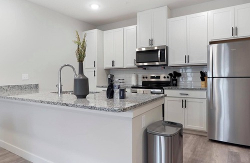 Beaufort Apartment | Landing | Stylish 1BD, Gym