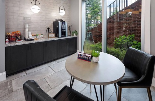 Charlotte Apartment | Landing | Stylish 2BD, Clubhouse, Gym