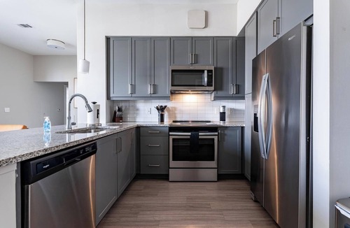 Hitch Village - Fred Wessels Homes Apartment | Landing | Stylish 2BD, Gym, Clubhouse