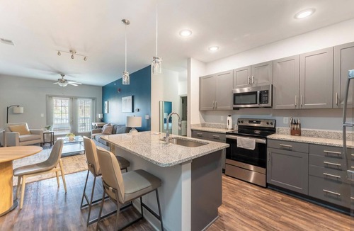 Socastee Apartment | Landing | Stylish 2BD, Gym, Clubhouse