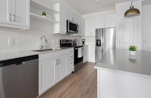 Austin Apartment | Landing | Stylish 2BD, Gym, Clubhouse