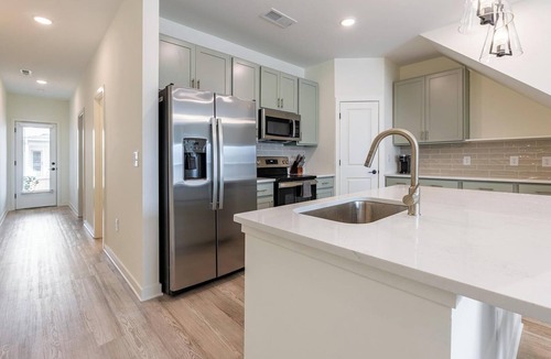 Wilmington Apartment | Landing | Stylish 2BD, Gym, Yoga Studio