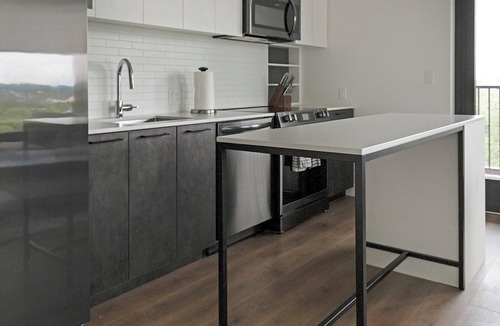 Washington Apartment | Landing | Stylish 2BD, Rooftop Lounge, Courtyard