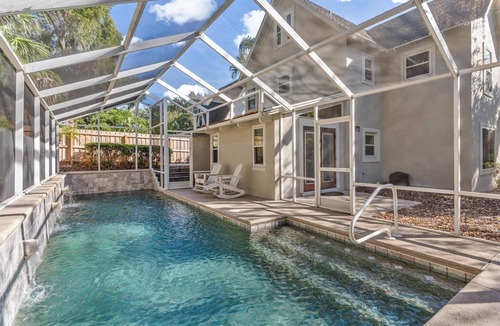 Mount Dora House | Langoon Lodge 4-BR 3-BA, 8 beds. Walk to DT&Lake