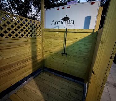 Columbia House | Lantern Acres Retreat