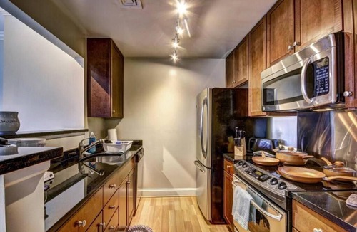 Downtown Baltimore Apartment | Large 1 bedroom apartment in charming Baltimore with AC, WiFi, gym parking.