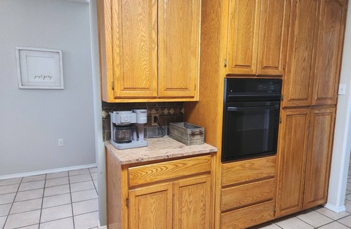 Abilene House | Large 3 bedroom, 2 bath house on an acre of property in South Abilene