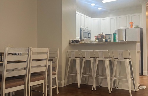 Clemson House | Large 3 Bedroom Townhome Downtown Clemson and garage! Walk to Clemson Stadium!