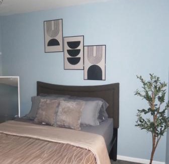 Randallstown House | Large 4-Bedroom Entire Home with Two Living Rooms
