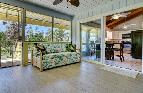 Keaau House | Large comfy house big enough for 2 families next to ocean on Kaloli point