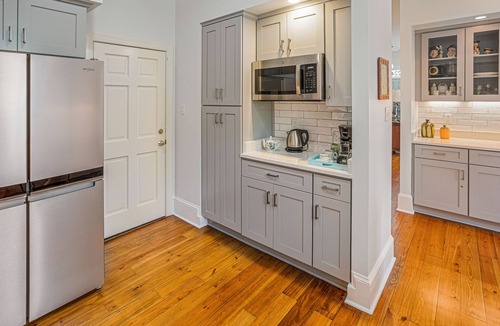 Historic Downtown Savannah House | Large Family Home w/Parking, Steps from Forsyth Fountain by Lucky Savannah