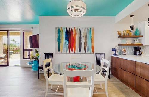 Waikoloa Condo | Large ground-floor condo with a pool, hot tub, fitness room, & tennis