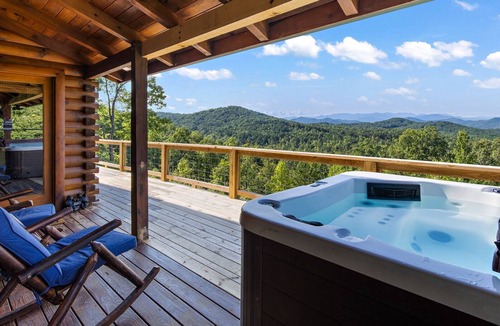 Vein Mountain Cabin | Large Mountain Getaway Cabin with Views
