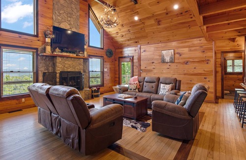 Vein Mountain Cabin | Large Mountain Getaway Cabin with Views