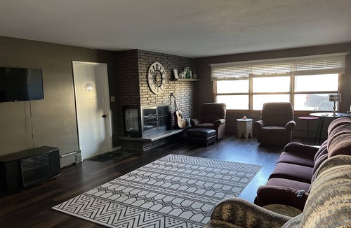 Garrison House | Large space and comfortable accommodations for big groups.