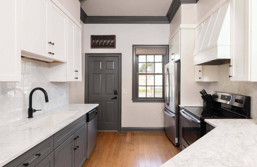 Old West Broad Neighborhood Condo | Large Townhome Combo | Forsyth Park
