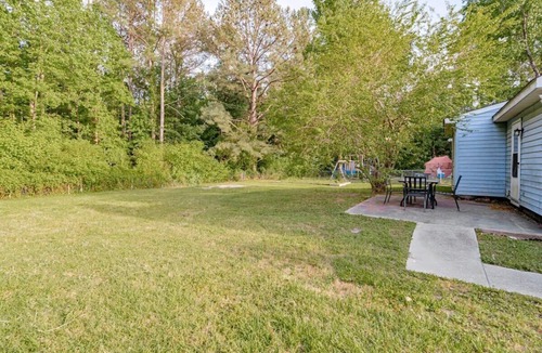 Hopkins House | Large Yard, Great for Tailgates - The Base Camp