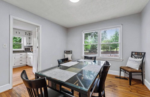 Roswell House | Largest guest capacity in walking distance to Canton St, group & pet friendly!