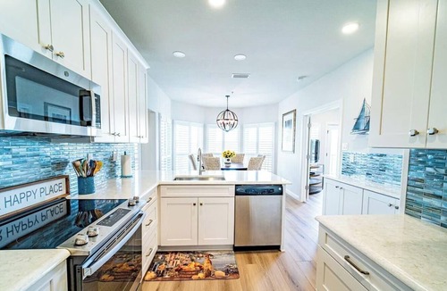 Highland Lake Estates Condo | Largest Waterfront Villa on Private Island