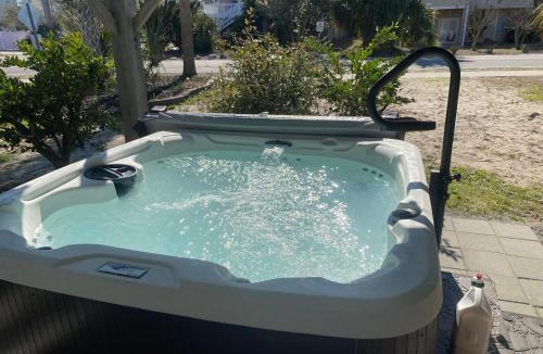 Windy Hill House | Latitude adjustment, walk to beach
