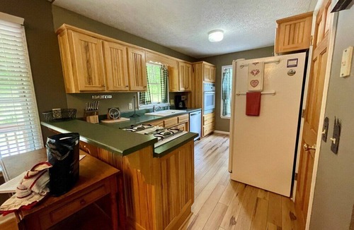 Peak Creek House | Laurel Winds - Riverfront, WIFI, Gas Fireplace, Firepit, Covered Porch, Dog Friendly