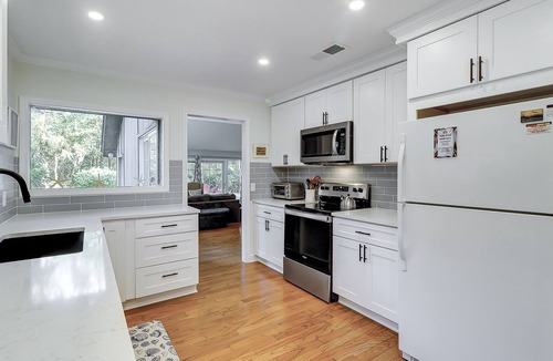 Lawton Woods House | Lawton Woods home with yard, firepit, games & W/D - near beach & Sea Pines perks