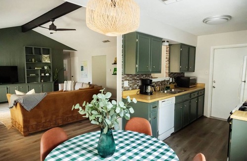 Leander House | Leander 3BR Retreat | Lake Travis Access