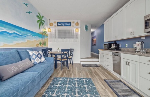 Garden City Condo | LED Nights Pool View Beach Pier Rider-Friendly