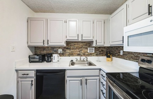 Richmond Apartment | Legacy at Imperial Village 517 I 2 Bed 2 Bath