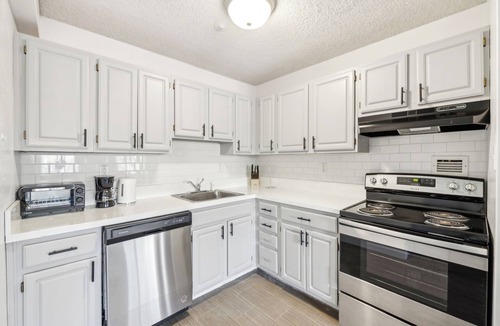 Richmond Apartment | Legacy at Imperial Village 601 I 2 Bed 2 Bath