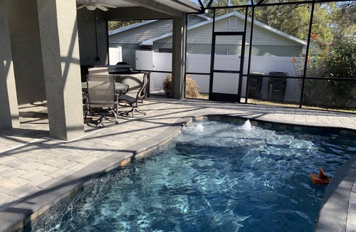 Winter Haven House | Legoland Splash Escape with pool and hot tub!