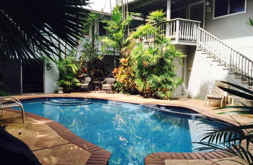 Kailua Apartment | Less than a one minute walk to Kailua Beach, Pool, Bikes, BBQ, A/C, and more