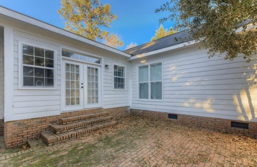 Lexington House | Lexington Layover House 3 BD 2 BA Private Home