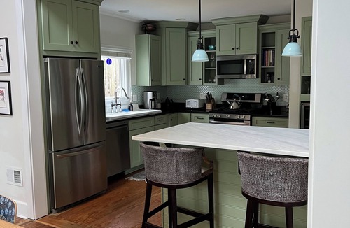 Severna Park House | Light and airy cottage minutes to Naval Academy